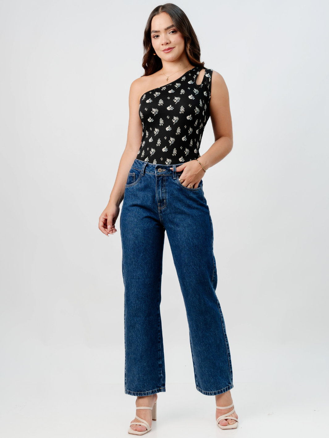 TOP ASIMETRICO MARIE NEGRO FLORES BOUQUETE