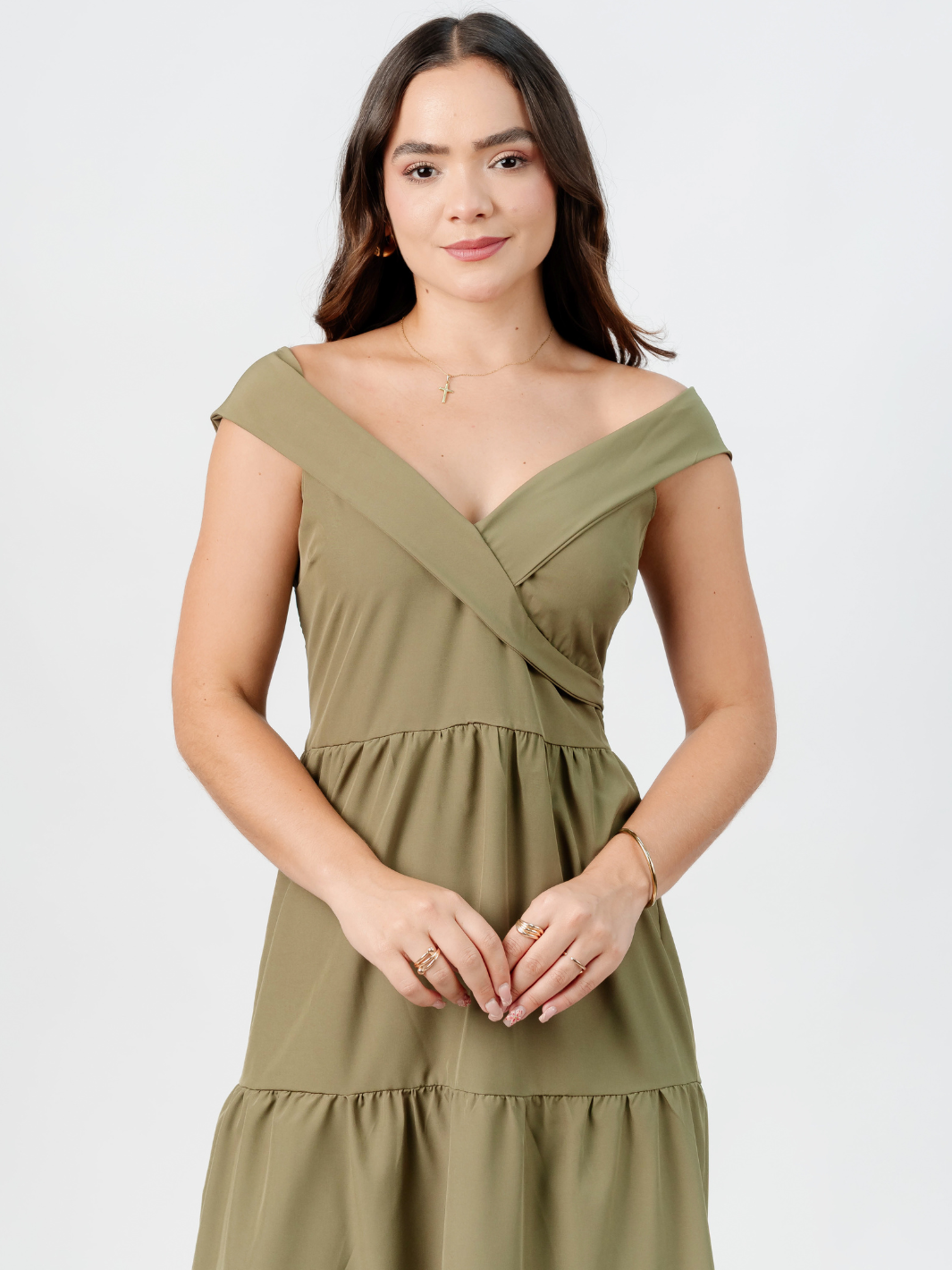 VESTIDO CASUAL CON ESCOTE SUTIL TERESA VERDE