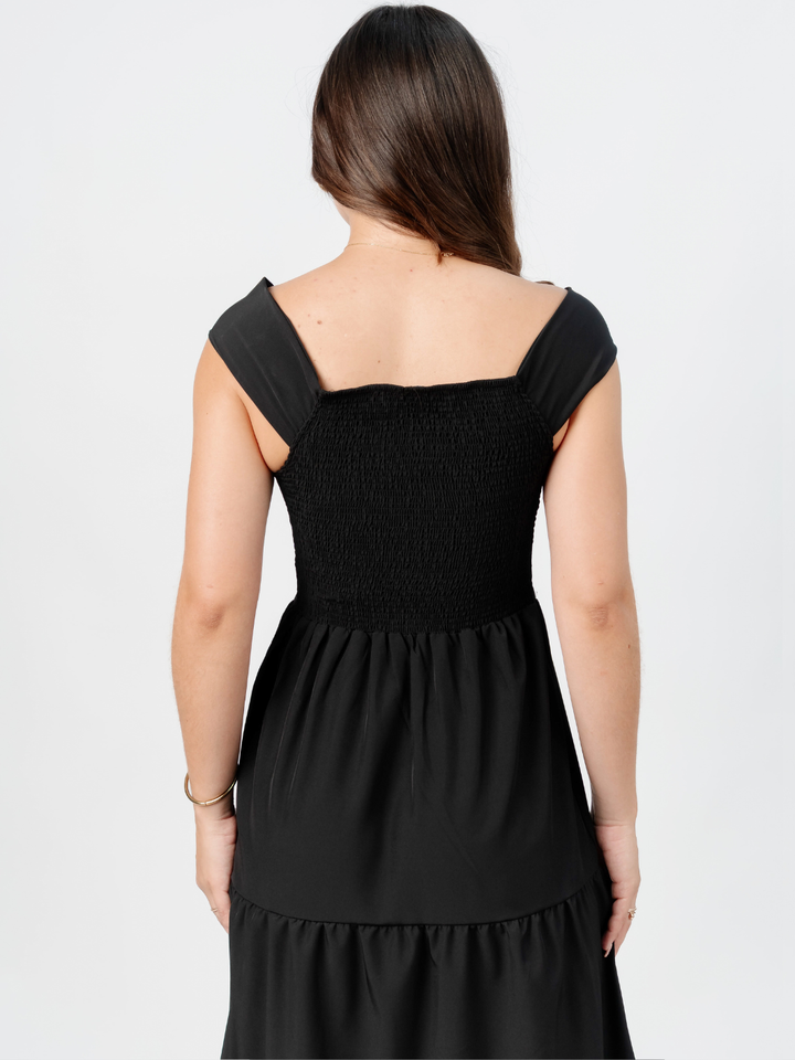 VESTIDO CASUAL CON ESCOTE SUTIL TERESA NEGRO