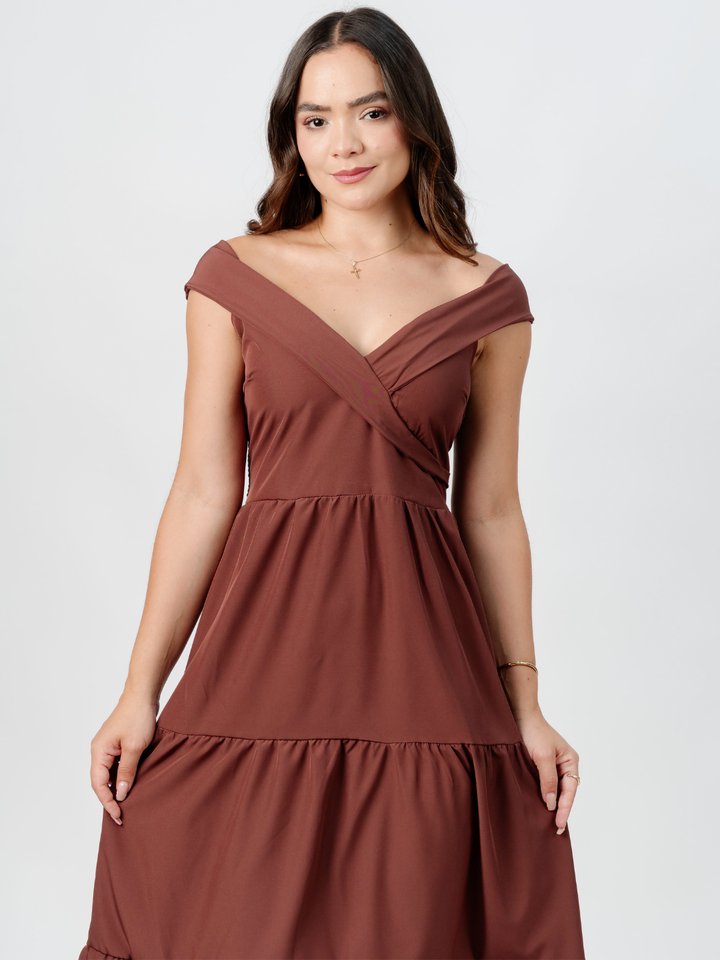 VESTIDO CASUAL CON ESCOTE SUTIL TERESA CHOCOLATE
