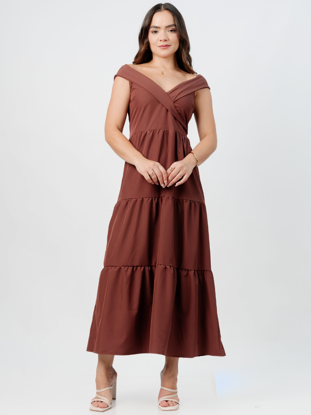 VESTIDO CASUAL CON ESCOTE SUTIL TERESA CHOCOLATE
