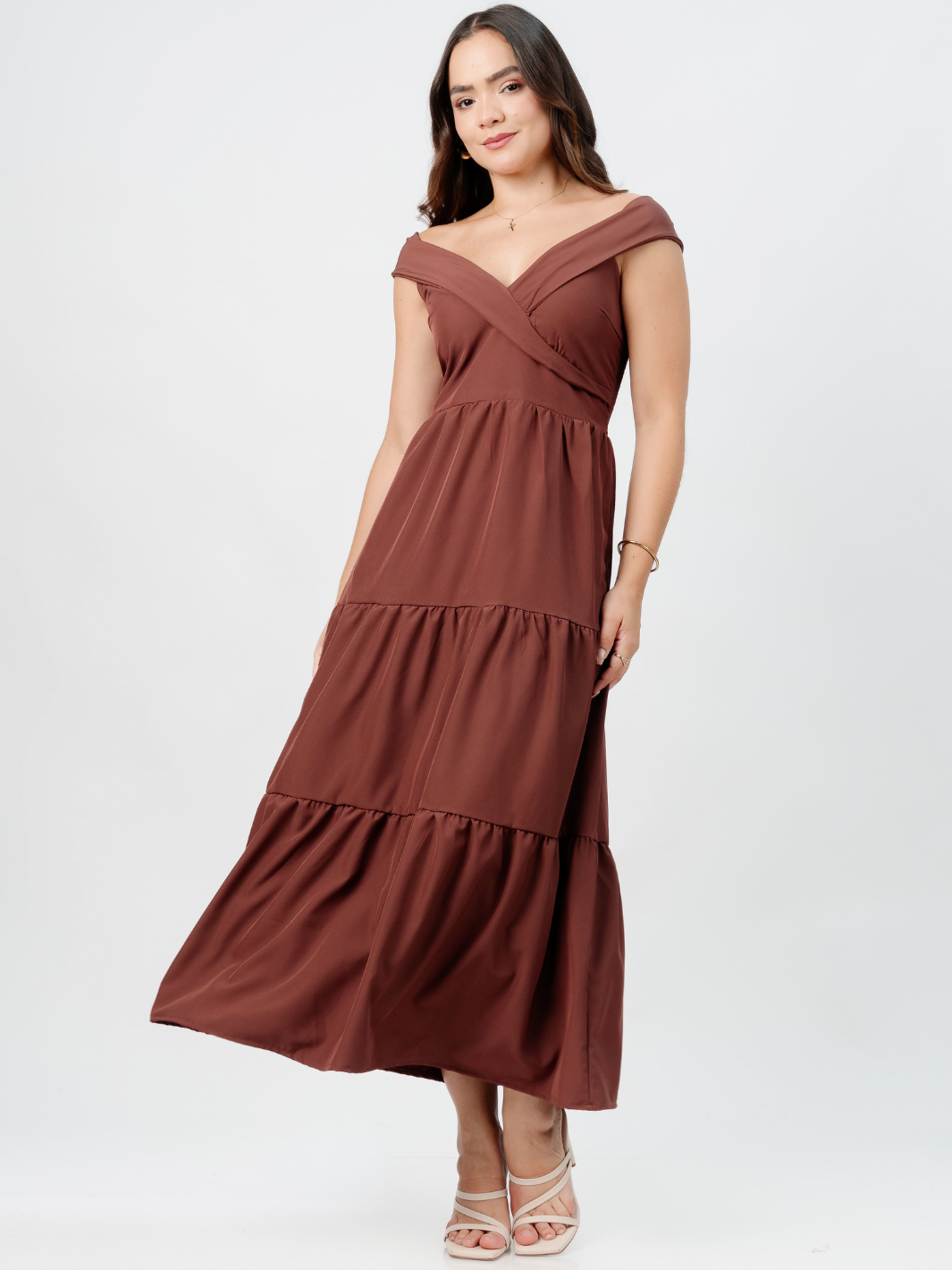 VESTIDO CASUAL CON ESCOTE SUTIL TERESA CHOCOLATE