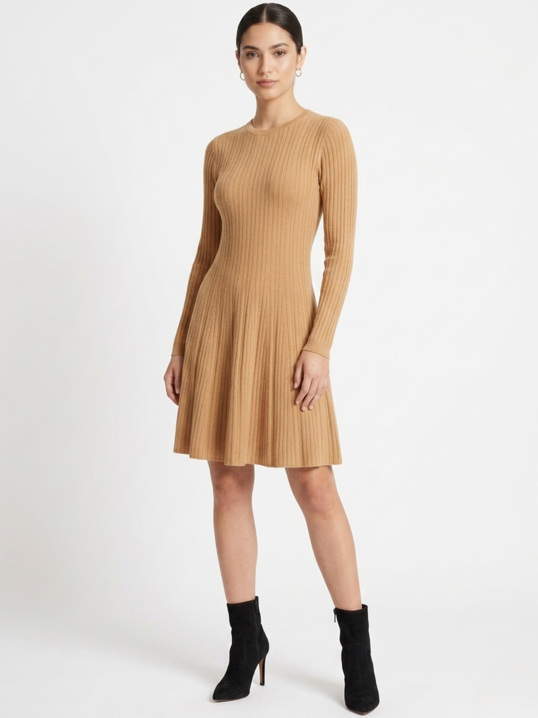 VESTIDO TEJIDO CON FALTA EN CORTE A JOANA CAMEL