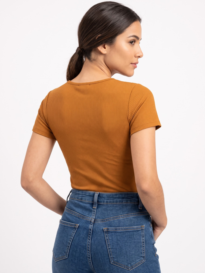 POLO MANGA CORTA CON CUELLO REDONDO AZUCENA CAMEL