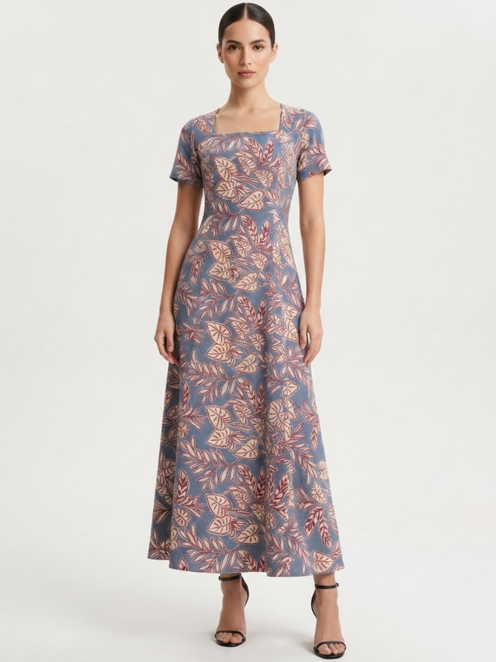 VESTIDO CASUAL CON CUELLO CUADRADO Y CORTE CAMPANA MABEL ACERO FLOREADO