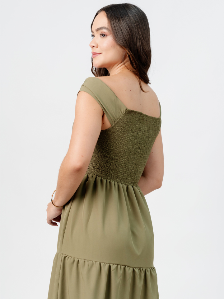 VESTIDO CASUAL CON ESCOTE SUTIL TERESA VERDE