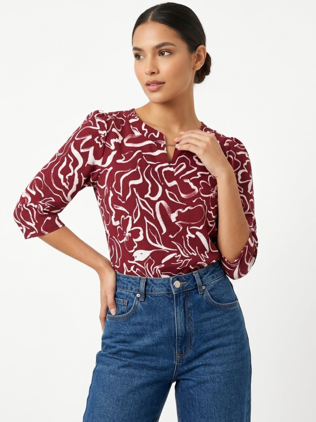 BLUSA CON MANGA 3/4 Y CUELLO REDONDO KIM VINO FLOREADO