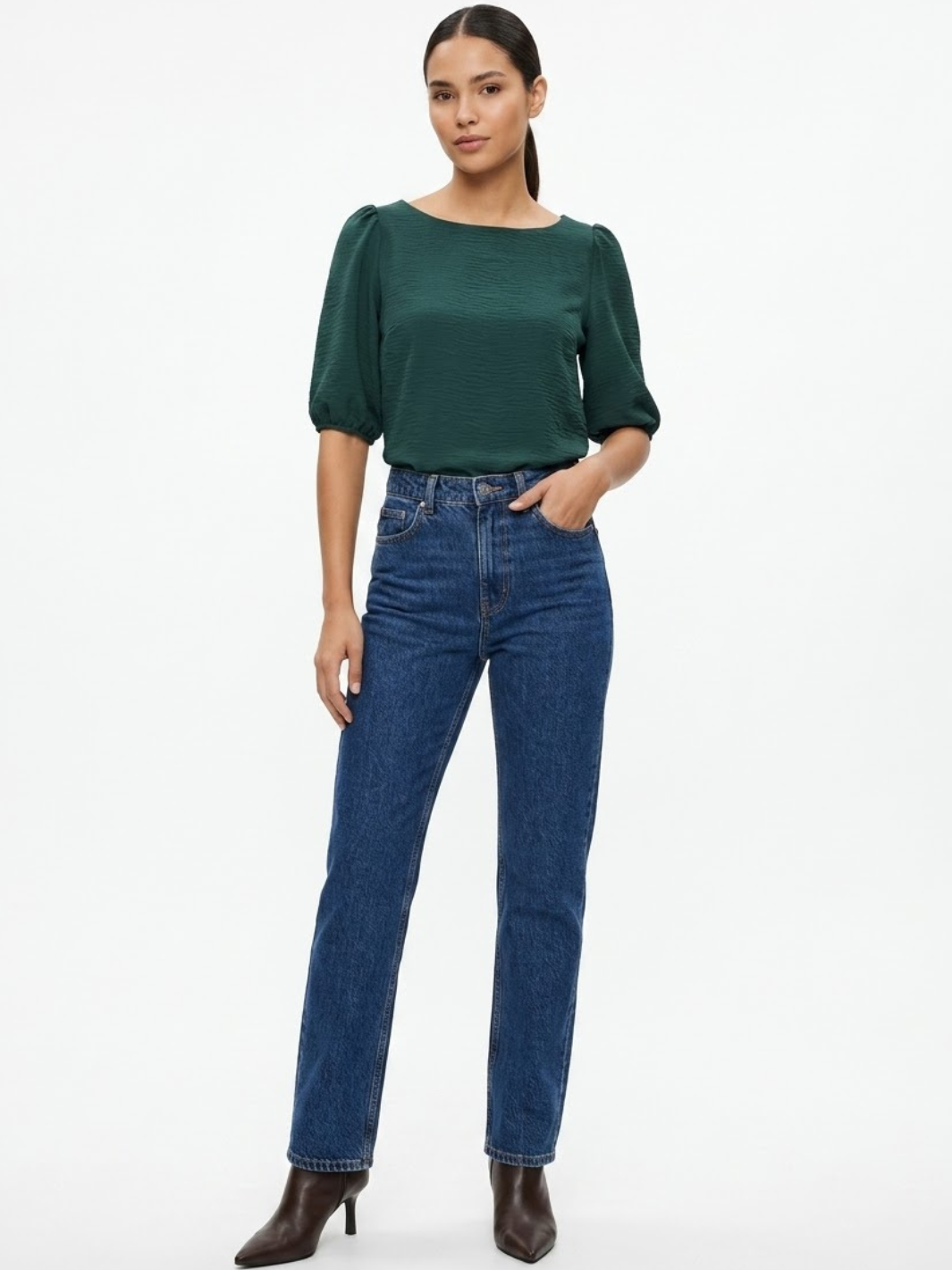 BLUSA MANGA 3/4 CON CUELLO OJAL LIVIA VERDE