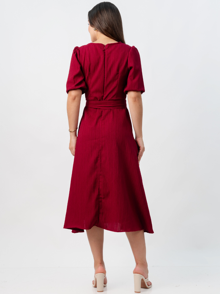 VESTIDO MIDI EN CORTE A CON LAZO SOLEDAD VINO