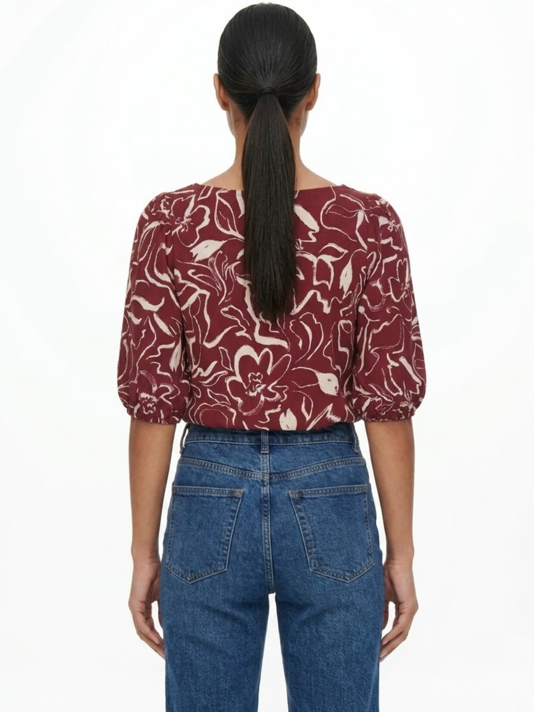 BLUSA MANGA 3/4 CON CUELLO OJAL VINO FLOREADO