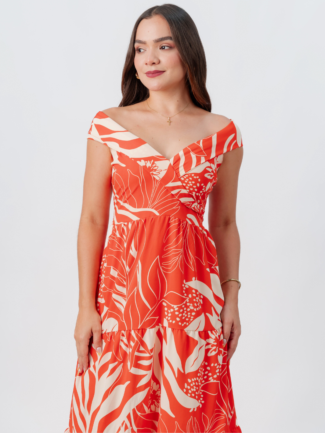 VESTIDO CASUAL CON ESCOTE SUTIL TERESA NARANJA FLOREADO