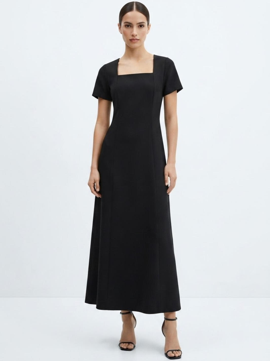 VESTIDO CASUAL CON CUELLO CUADRADO Y CORTE CAMPANA MABEL NEGRO