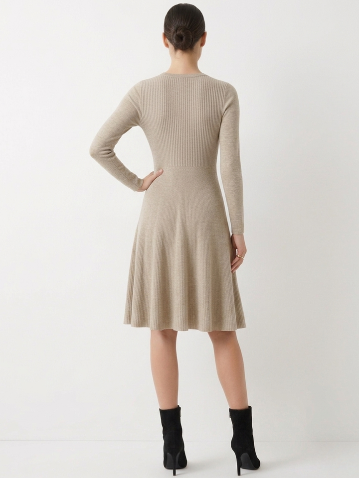 VESTIDO TEJIDO CON FALDA EN CORTE A YESENIA ARENA
