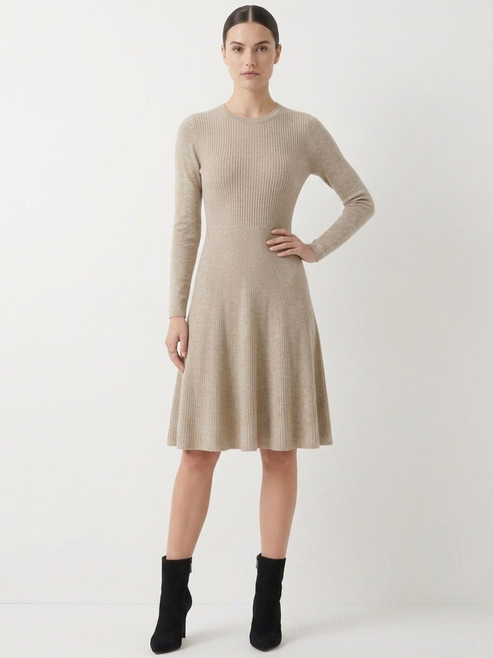 VESTIDO TEJIDO CON FALDA EN CORTE A YESENIA ARENA