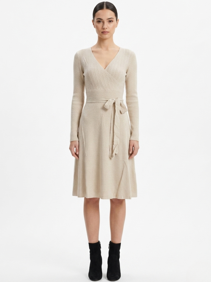 VESTIDO TEJIDO EN CORTE A PALOMA CREMA