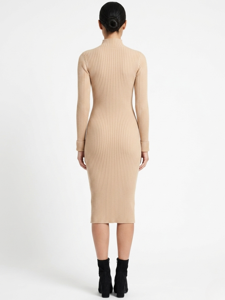 VESTIDO TEJIDO CON CUELLO ALTO MADDI BEIGE