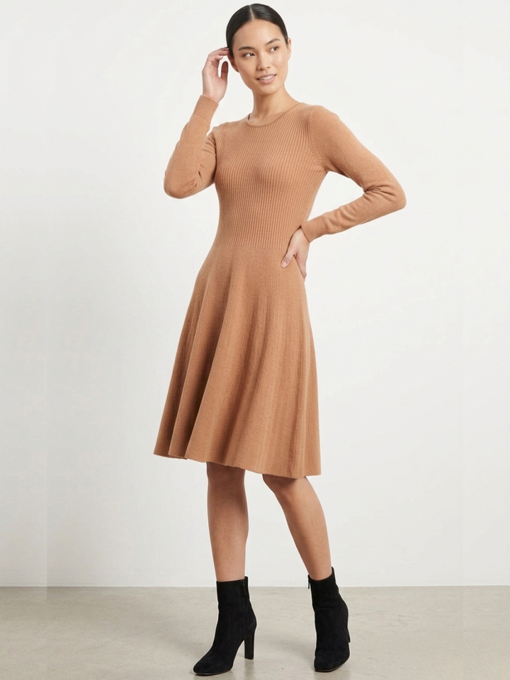 VESTIDO TEJIDO CON FALDA EN CORTE A YESENIA CAMEL