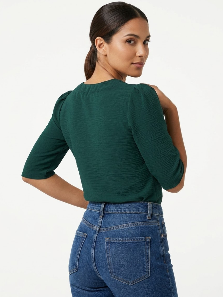 BLUSA CON MANGA 3/4 Y CUELLO REDONDO KIM VERDE