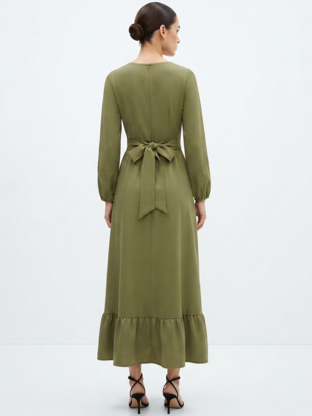 VESTIDO MANGA LARGA CON CUELLO OJAL Y LAZO GIANI VERDE