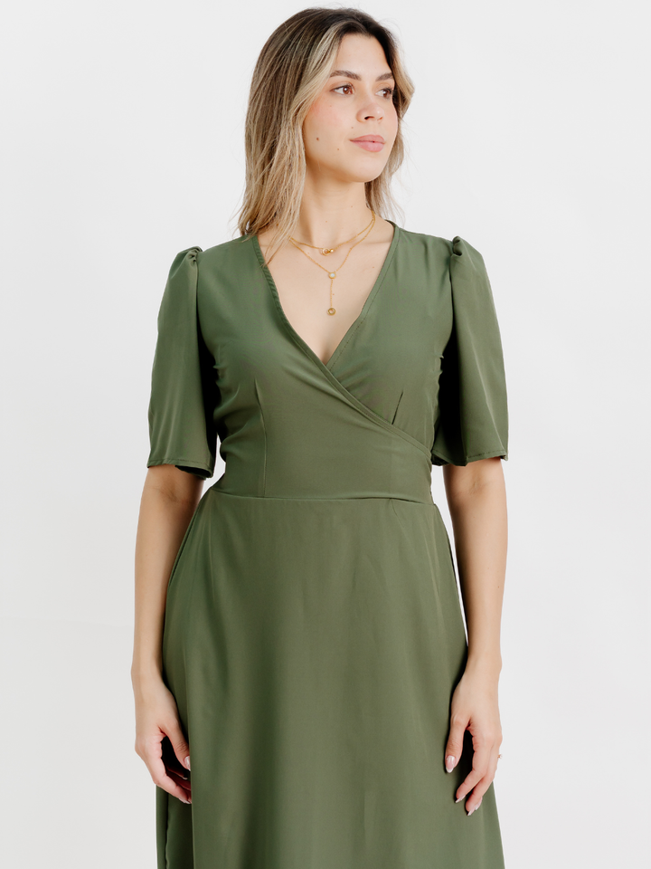 VESTIDO CASUAL LARGO LISA VERDE