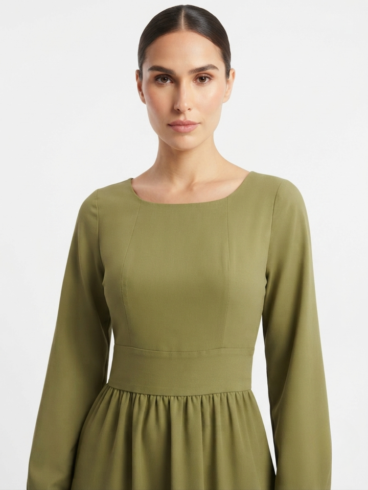 VESTIDO MANGA LARGA CON CUELLO OJAL Y LAZO GIANI VERDE