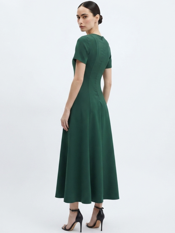 VESTIDO CASUAL CON CUELLO CUADRADO Y CORTE CAMPANA MABEL VERDE