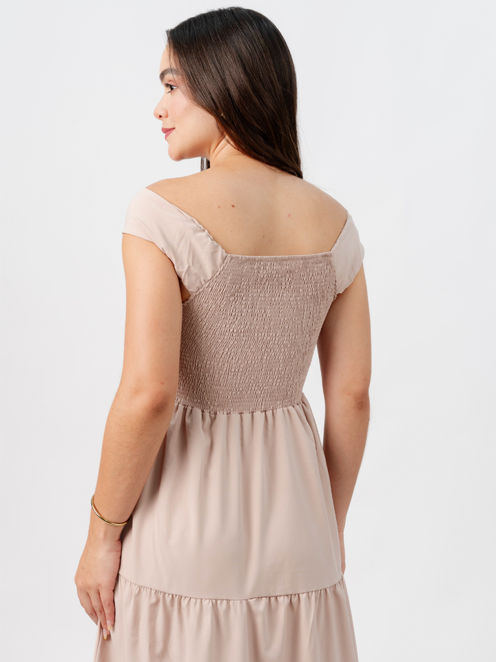 VESTIDO CASUAL CON ESCOTE SUTIL TERESA NUDE