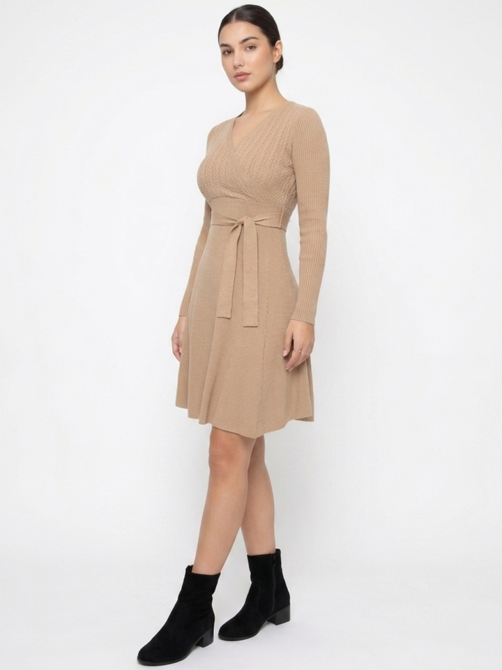VESTIDO TEJIDO EN CORTE A PALOMA CAMEL