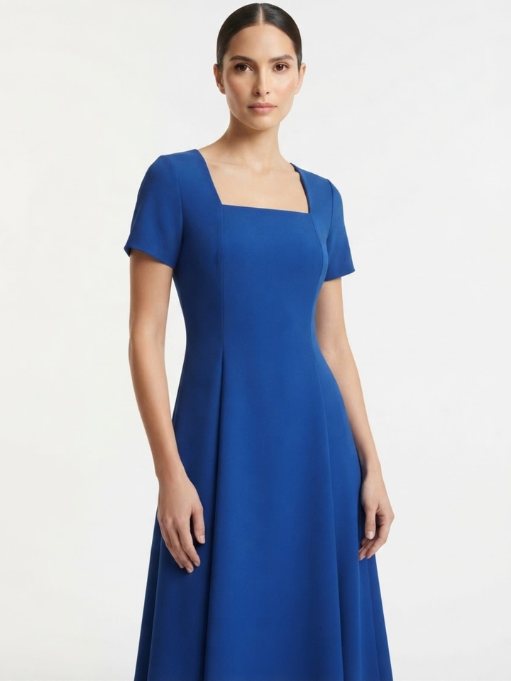 VESTIDO CASUAL CON CUELLO CUADRADO Y CORTE CAMPANA MABEL AZULINO