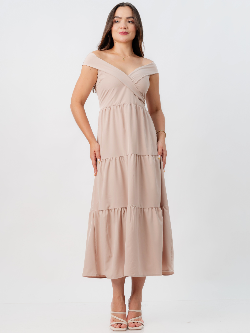 VESTIDO CASUAL CON ESCOTE SUTIL TERESA NUDE
