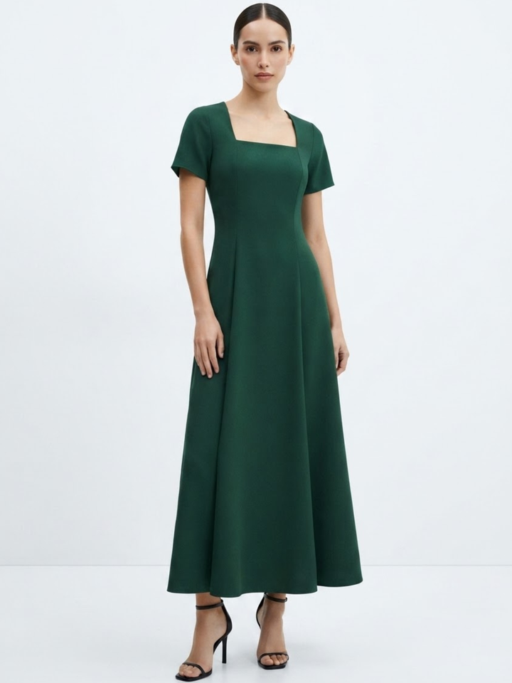 VESTIDO CASUAL CON CUELLO CUADRADO Y CORTE CAMPANA MABEL VERDE