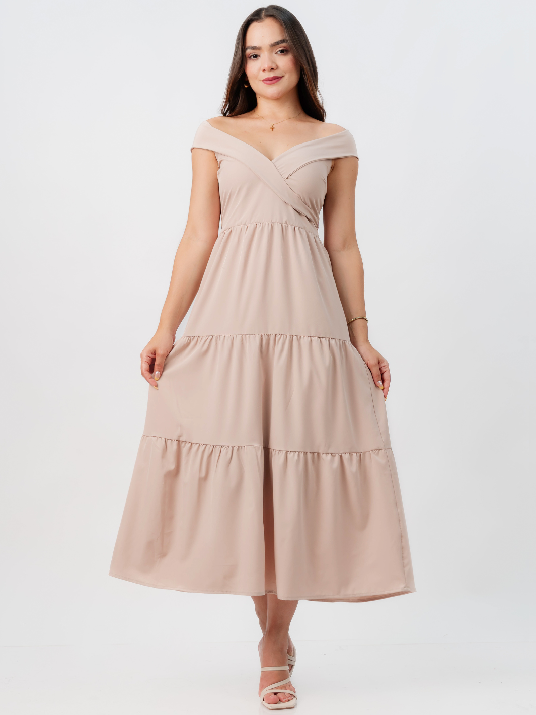 VESTIDO CASUAL CON ESCOTE SUTIL TERESA NUDE