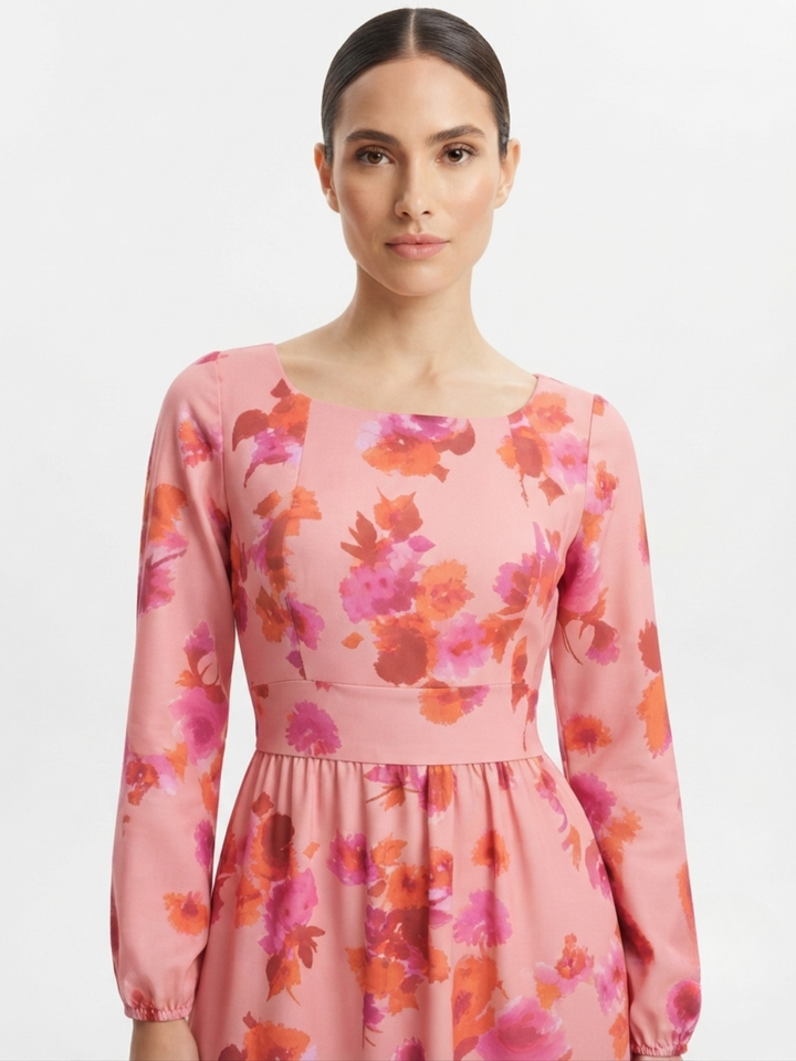 VESTIDO MANGA LARGA CON CUELLO OJAL Y LAZO GIANI ROSA FLOREADO