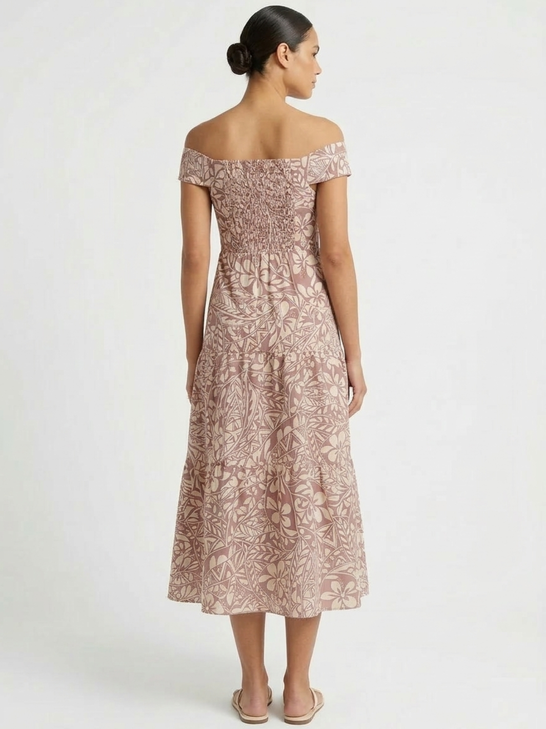 VESTIDO CASUAL CON ESCOTE SUTIL TERESA TERRACOTA FLOREADO