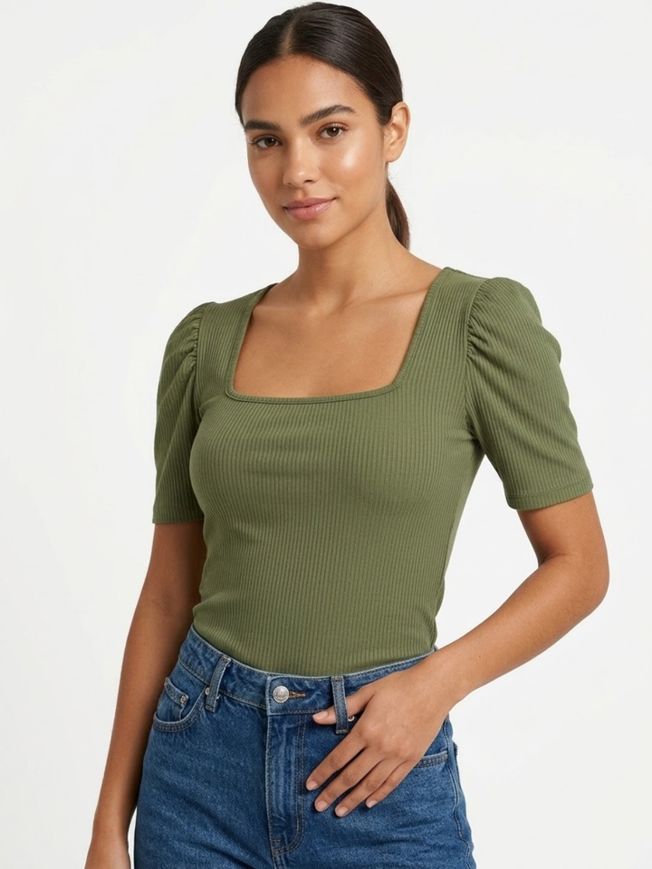 POLO MANGA CORTA CON CUELLO CUADRADO LILI VERDE