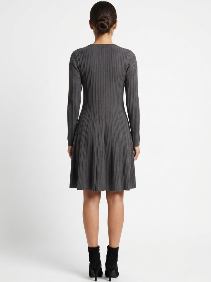 VESTIDO TEJIDO CON FALTA EN CORTE A JOANA GRIS