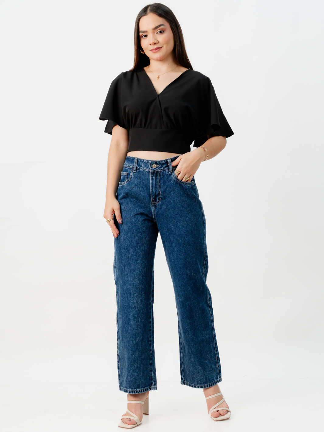 BLUSA CORTA CON MANGAS CON VUELO ROSIE NEGRO