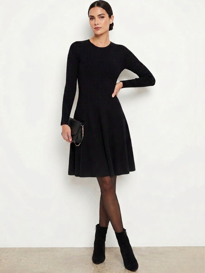 VESTIDO TEJIDO CON FALDA EN CORTE A YESENIA NEGRO