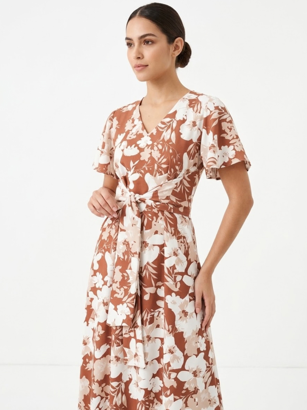 VESTIDO CASUAL CON FALDA EN CORTE A Y LAZO DAFNE TERRACOTA FLOREADO