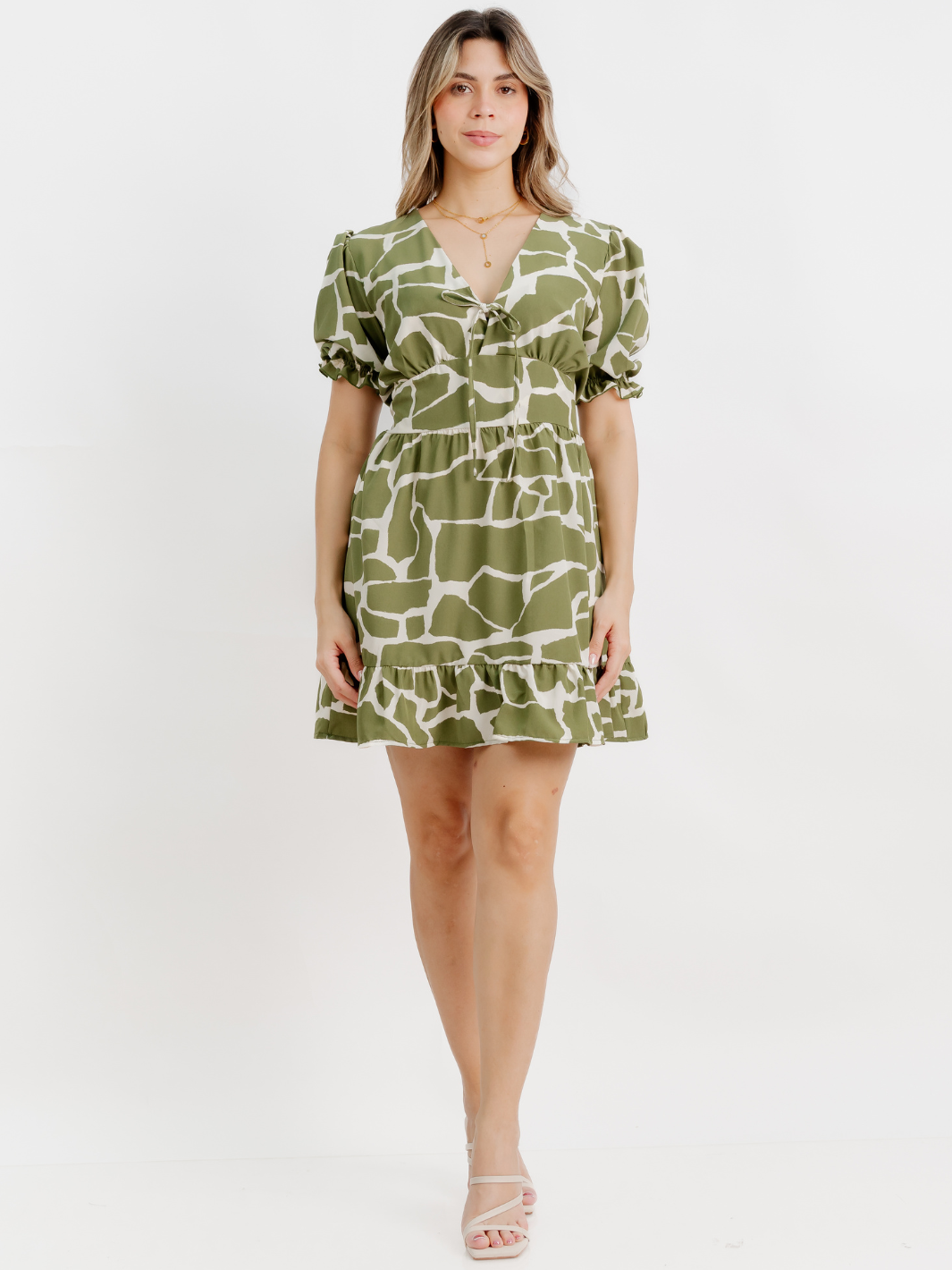 VESTIDO CORTO CON BOBO EN LA FALDA ARIEL VERDE