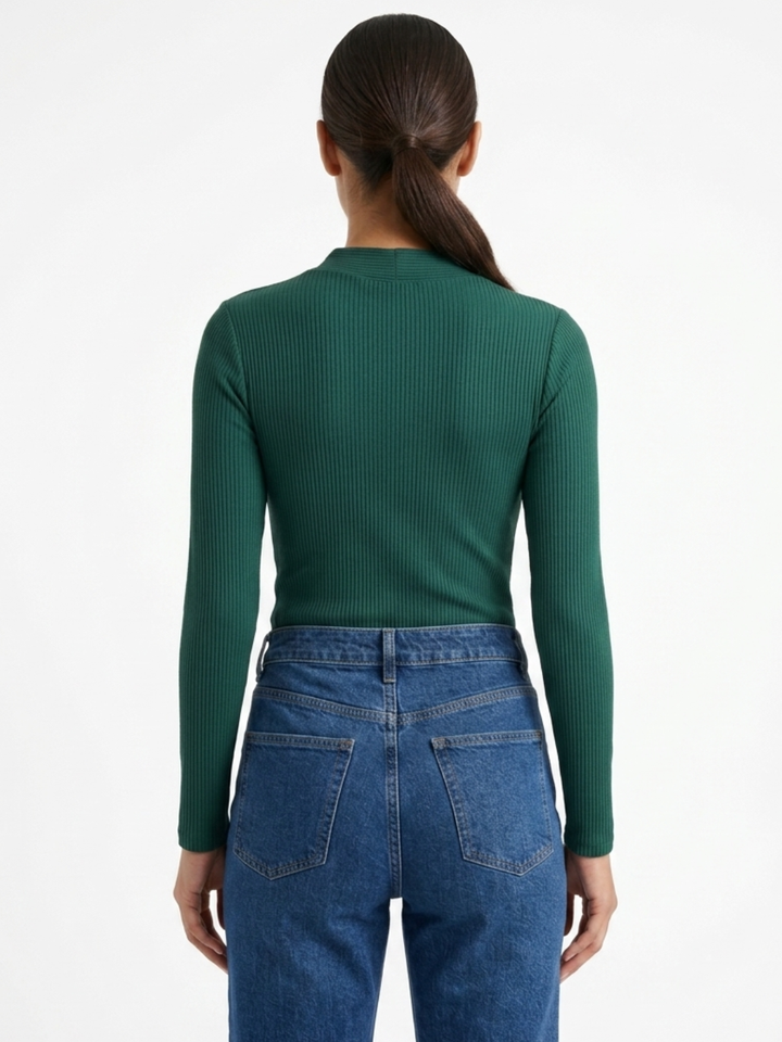 POLO MANGA LARGA CON CUELLO CUADRADO AINA VERDE