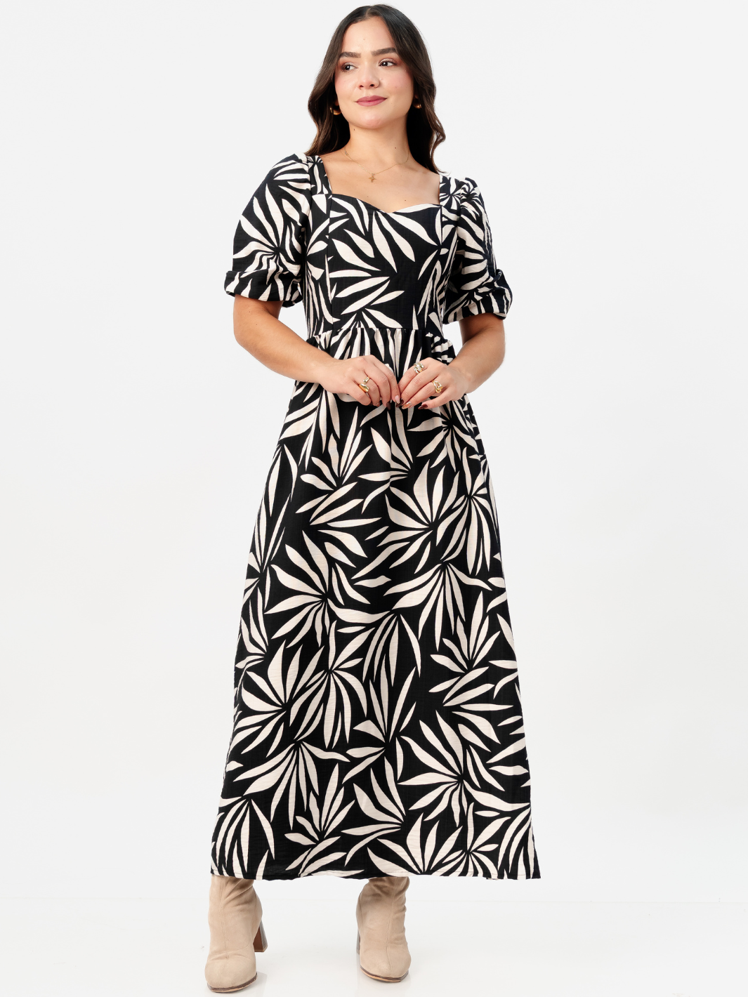 VESTIDO LARGO CON ESCOTE CORAZON FIORELLA NEGRO FLOREADO