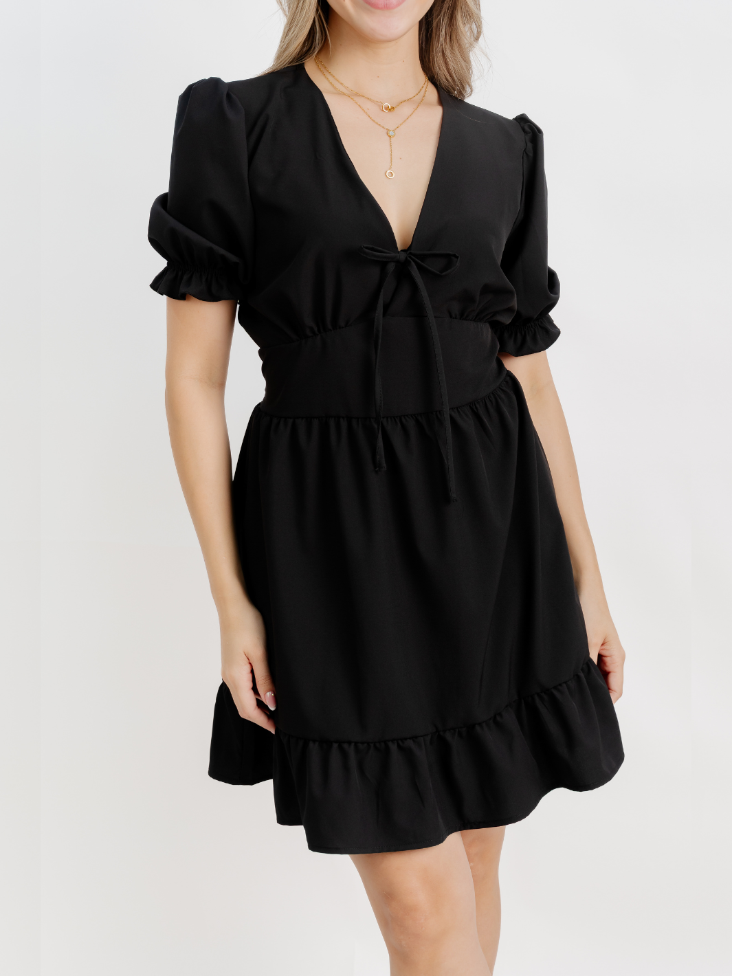 VESTIDO CORTO CON BOBO EN LA FALDA ARIEL NEGRO