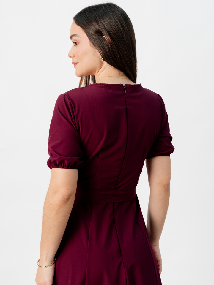 VESTIDO CASUAL LARGO EN CORTE A FERGIE BORGOÑA