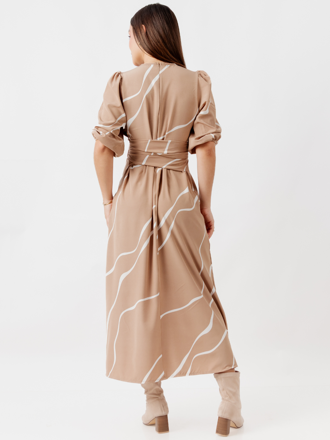VESTIDO LARGO CON LAZO RAFA CAMEL