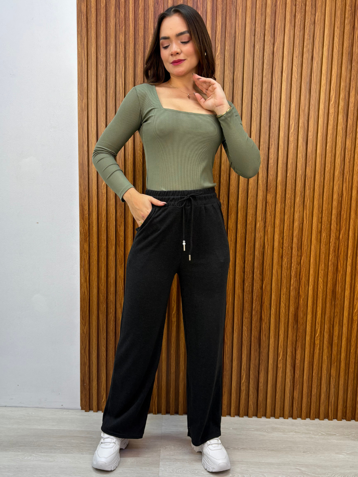 PANTALON CHOMPERO GABRIELA NEGRO