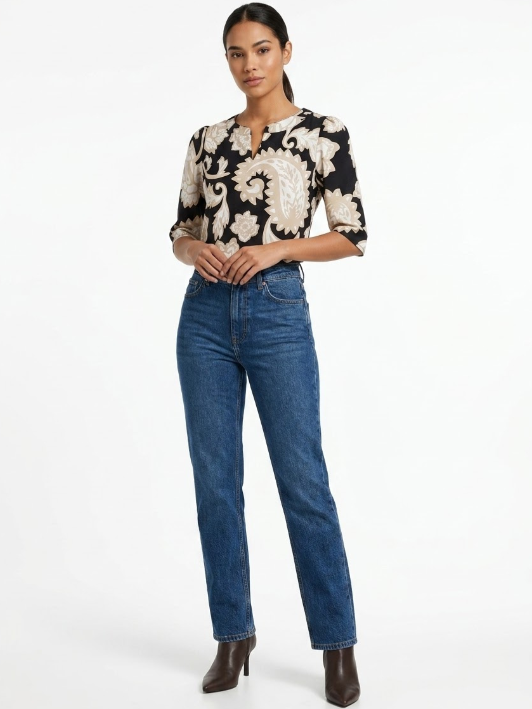 BLUSA CON MANGA 3/4 Y CUELLO REDONDO KIM NEGRO FLOREADO