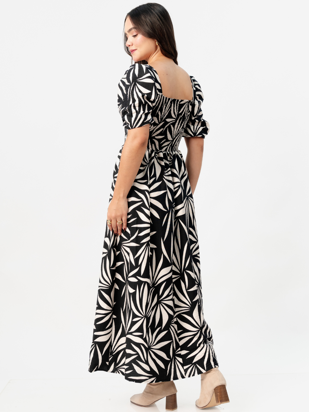 VESTIDO LARGO CON ESCOTE CORAZON FIORELLA NEGRO FLOREADO