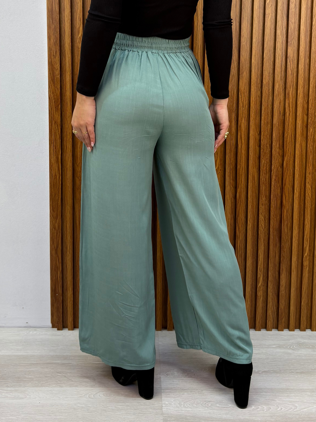 PANTALON PALAZZO ZENDAYA CEMENTO