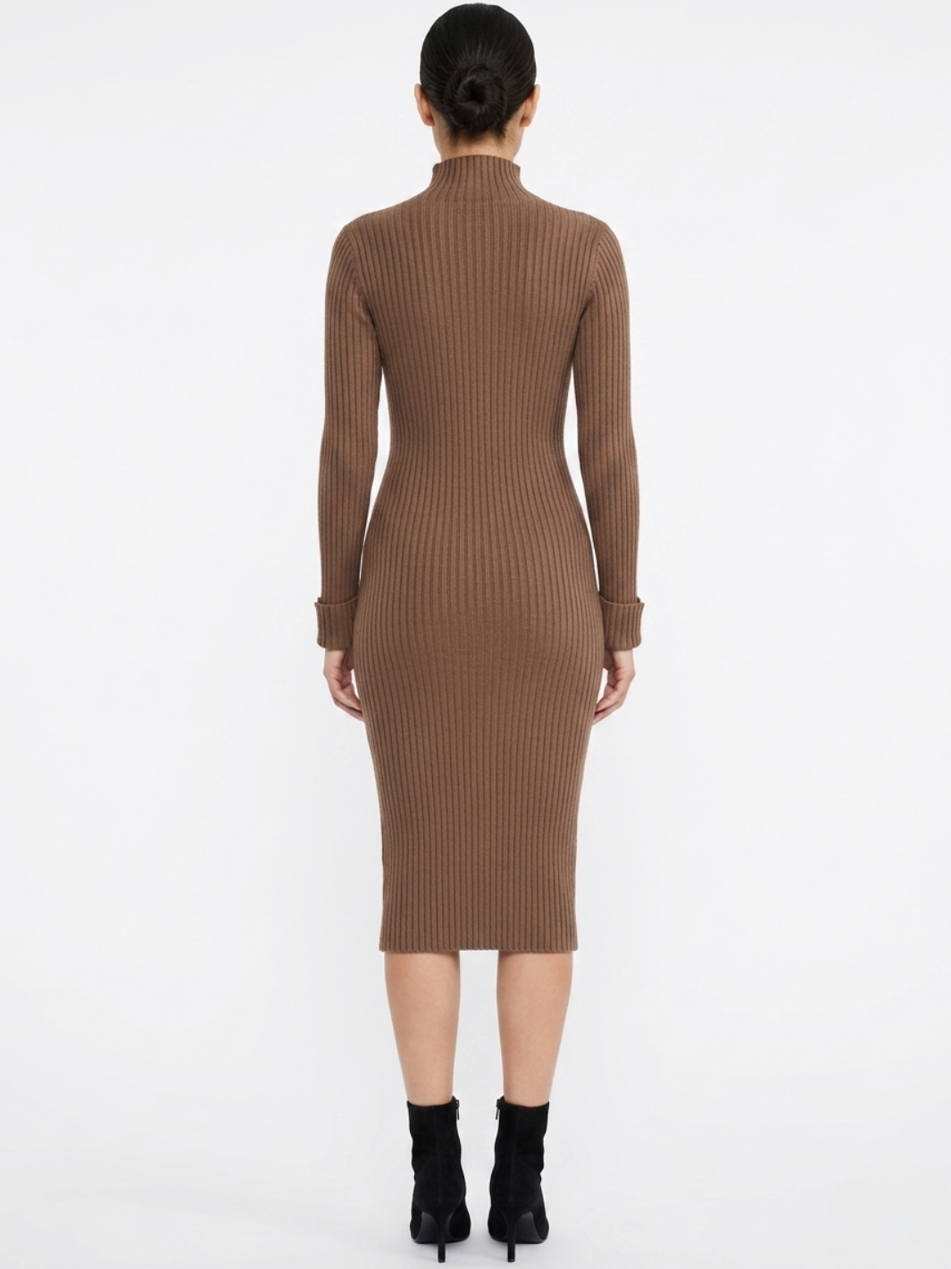VESTIDO TEJIDO CON CUELLO ALTO MADDI CHOCOLATE